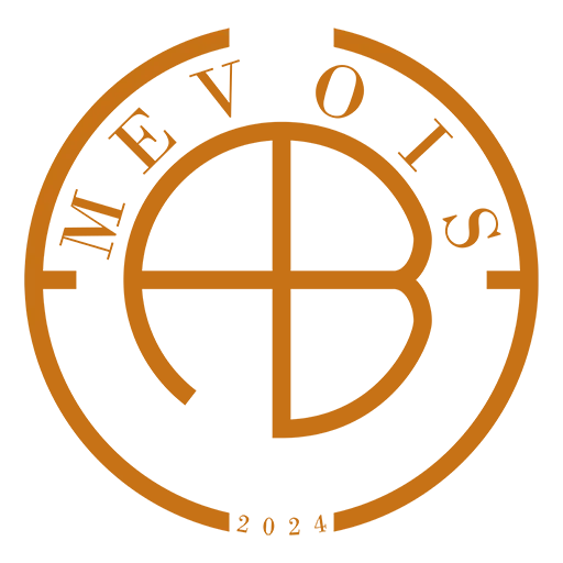 Logo mit den Buchstaben MEVOIS und AB in einem Kreis, datiert auf das Jahr 2024.